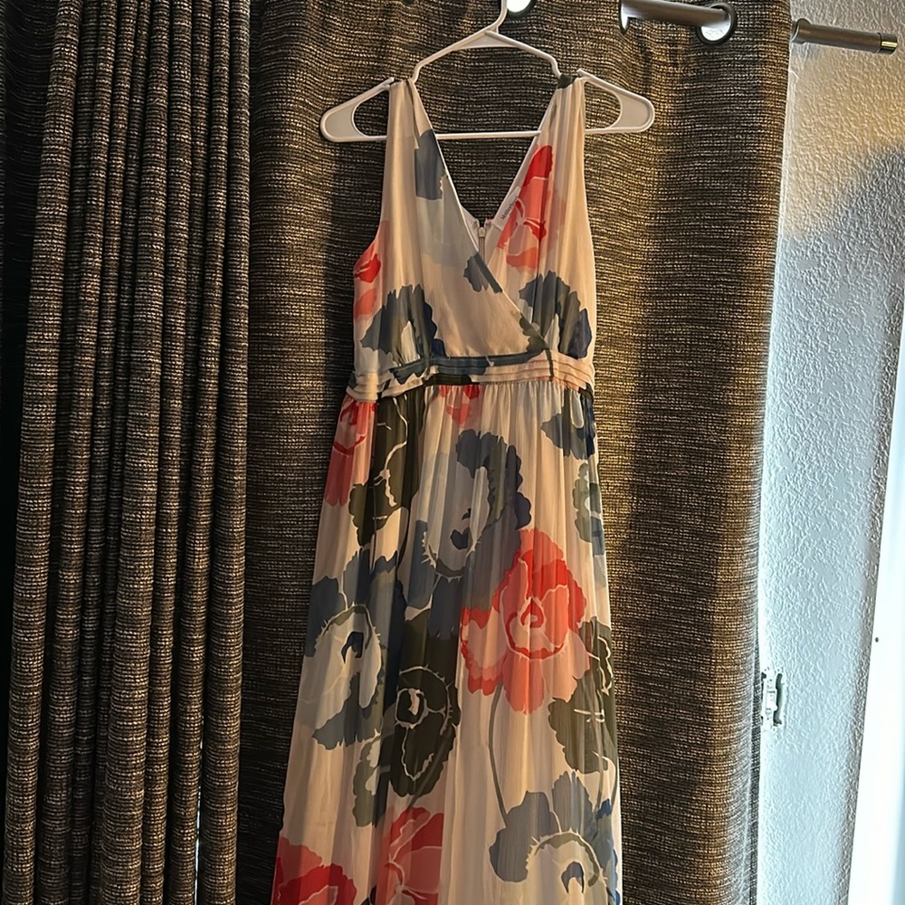 Motherhood floral dress. NWT